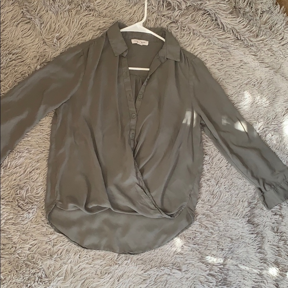 Green button down - Picture 1 of 3